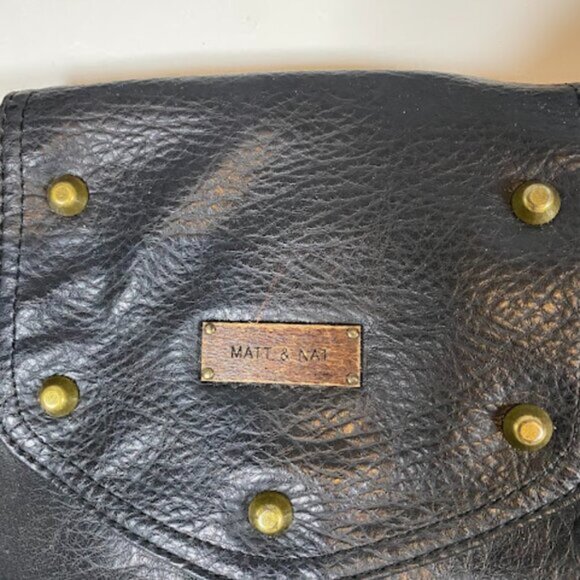 Matt & Nat Women's Black Vegan Leather Shoulder Bag Hobo Bag Satchel Medium - Picture 3 of 12